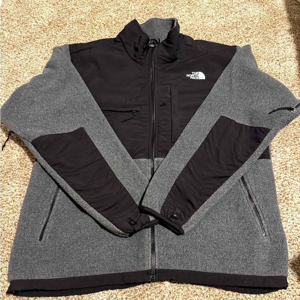 NWOT Men’s X-Large The North Face Fleece Jacket!